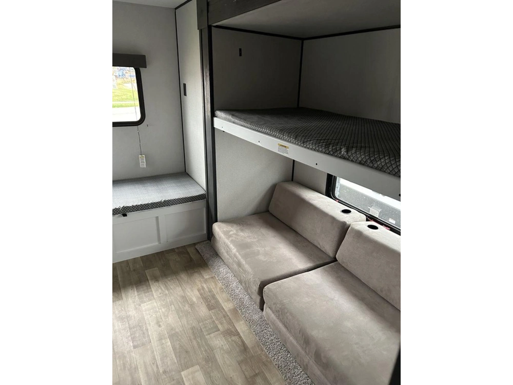 2022 Keystone Rv Hideout 318br alt