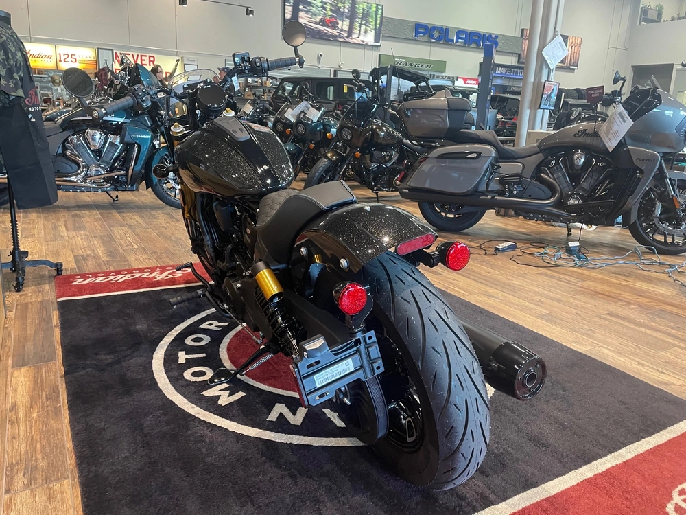 2026 Indian Motorcycle 101 Scout - Onyx Black Crystal W/ Grfx alt