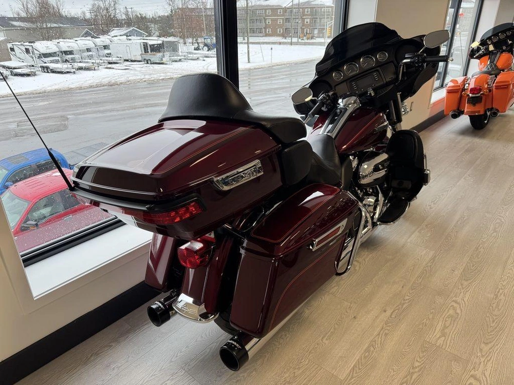 2017 Harley-davidson Flhtcu - Electra Glide® Ultra Classic® alt