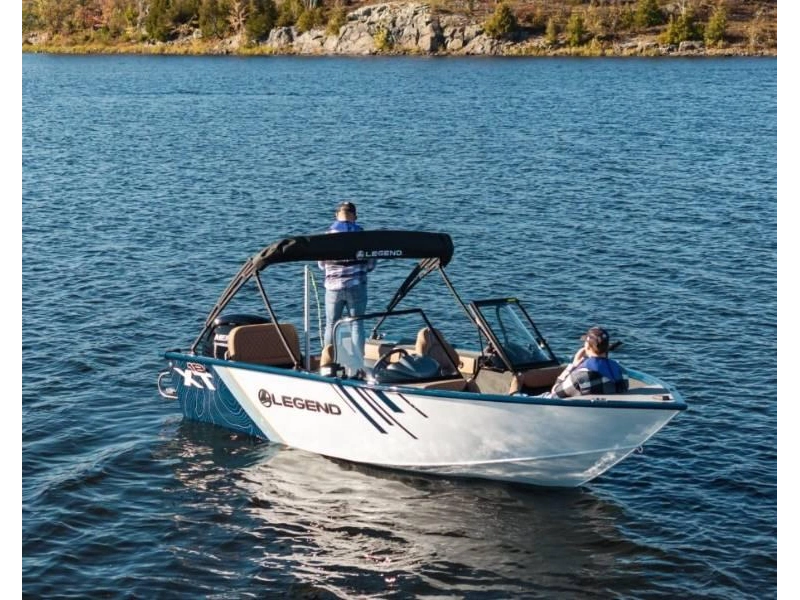 Legend 18 Xt White Blue 2026 alt