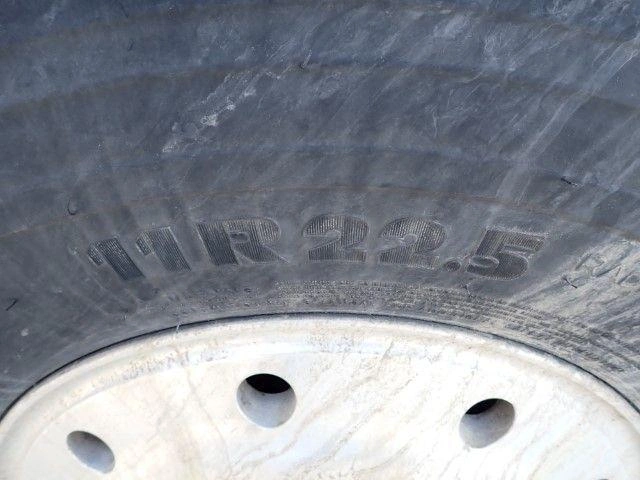 Freightliner M2106 2005