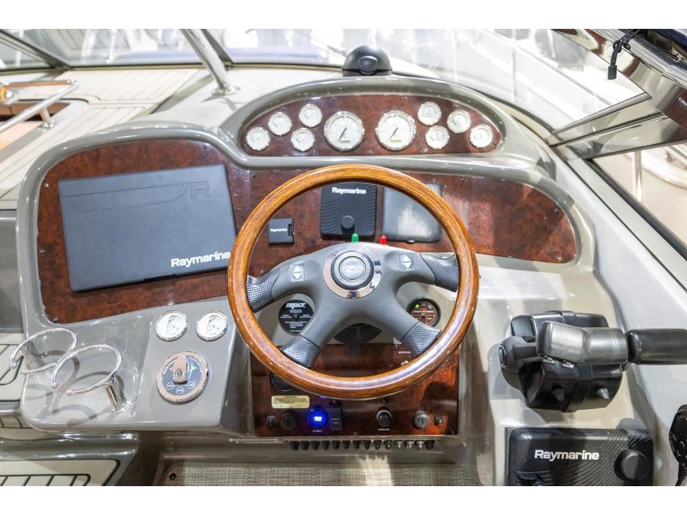 2007 Regal 3760 Commodore alt