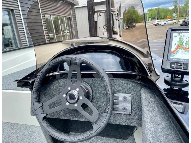 2023 Legend 15 Angler alt