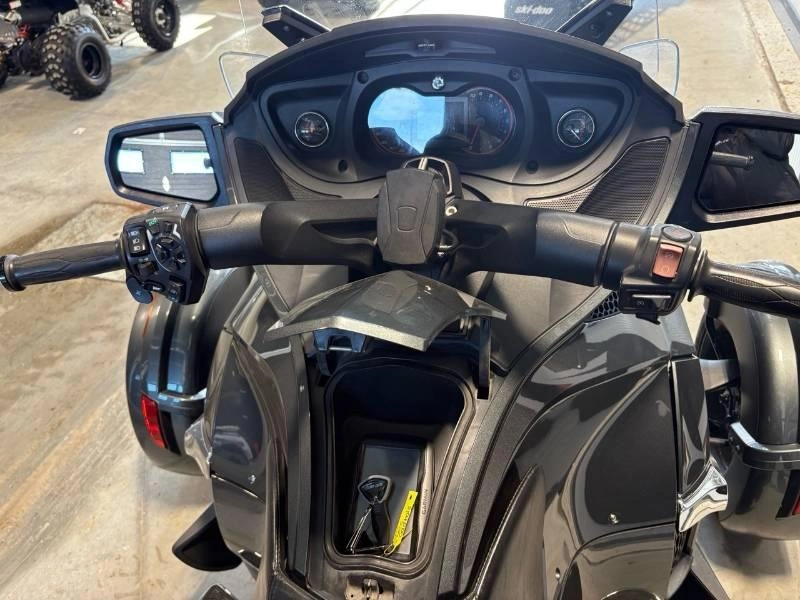 Can-am Spyder 2017 alt