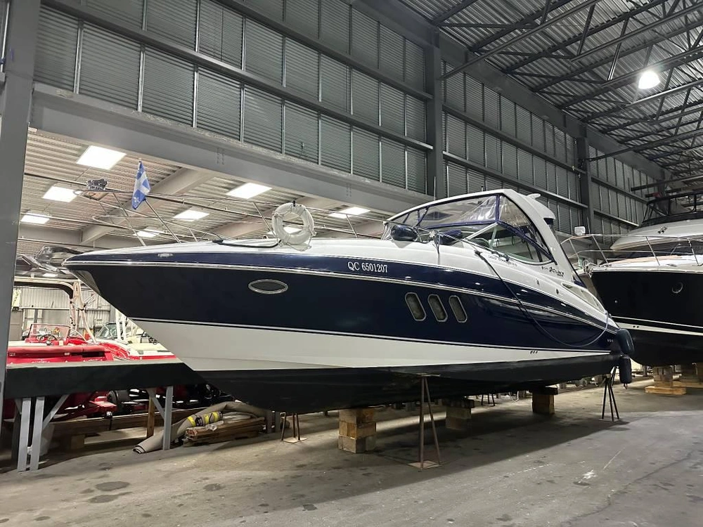 Cruisers Yachts 350 Express 2012 alt