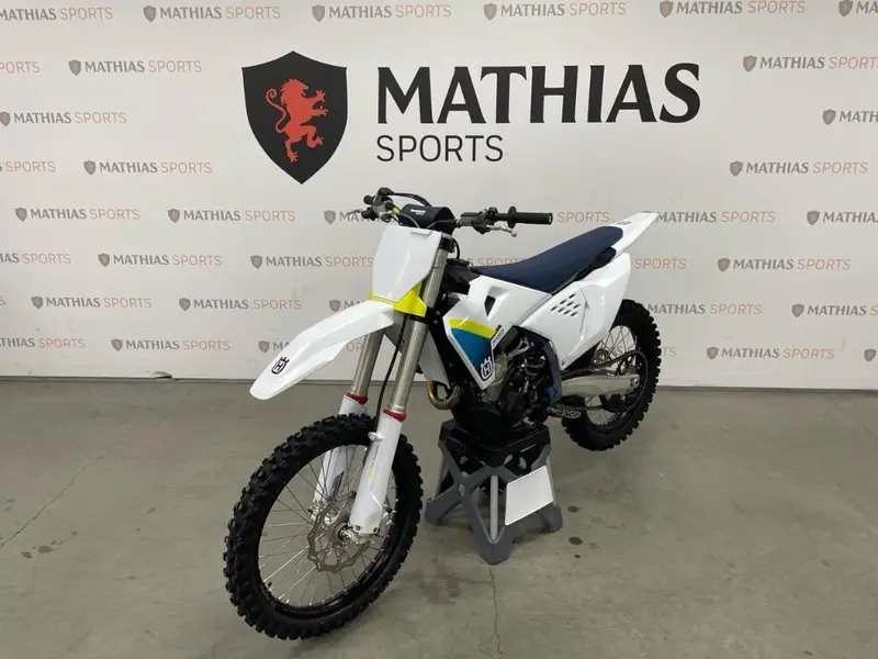 2025 Husqvarna FC250 thumbnail 4