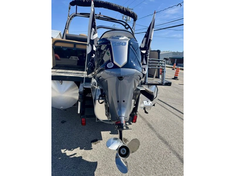 Avalon Catalina Versatile Rear Lounger 2527 2025 alt