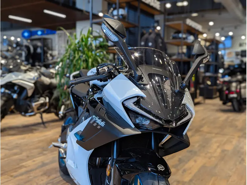 2026 CFMOTO 675SS // Nebula White thumbnail 3