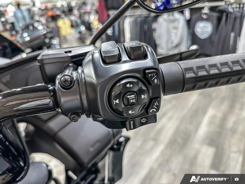 2026 Harley-davidson Road Glide alt