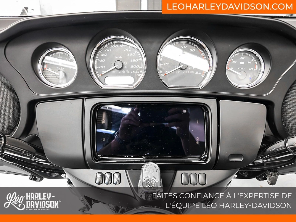 Harley-davidson Flhtcutg Tri Glide Ultra 2024 alt