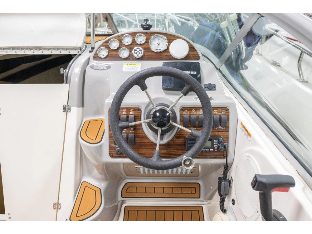 Bayliner 245 2012 alt