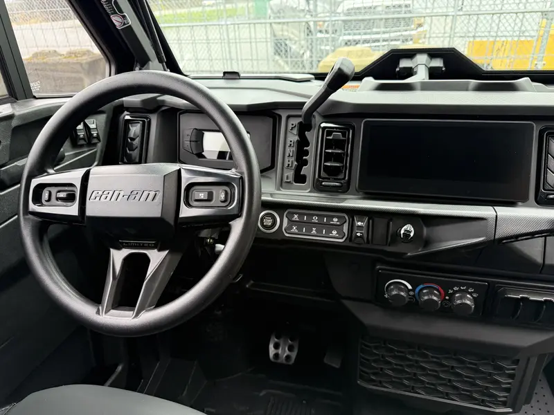 2026 Can-Am DEFENDER MAX LIMITED CAB HD11 thumbnail 9