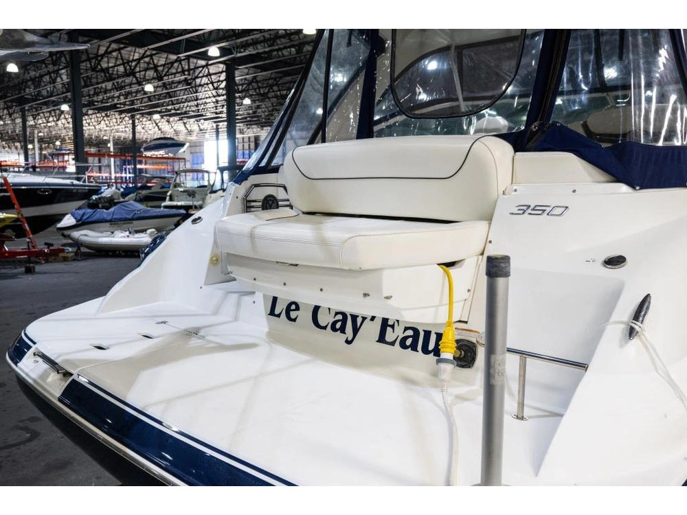 Cruisers Yachts 350 Express 2012 alt