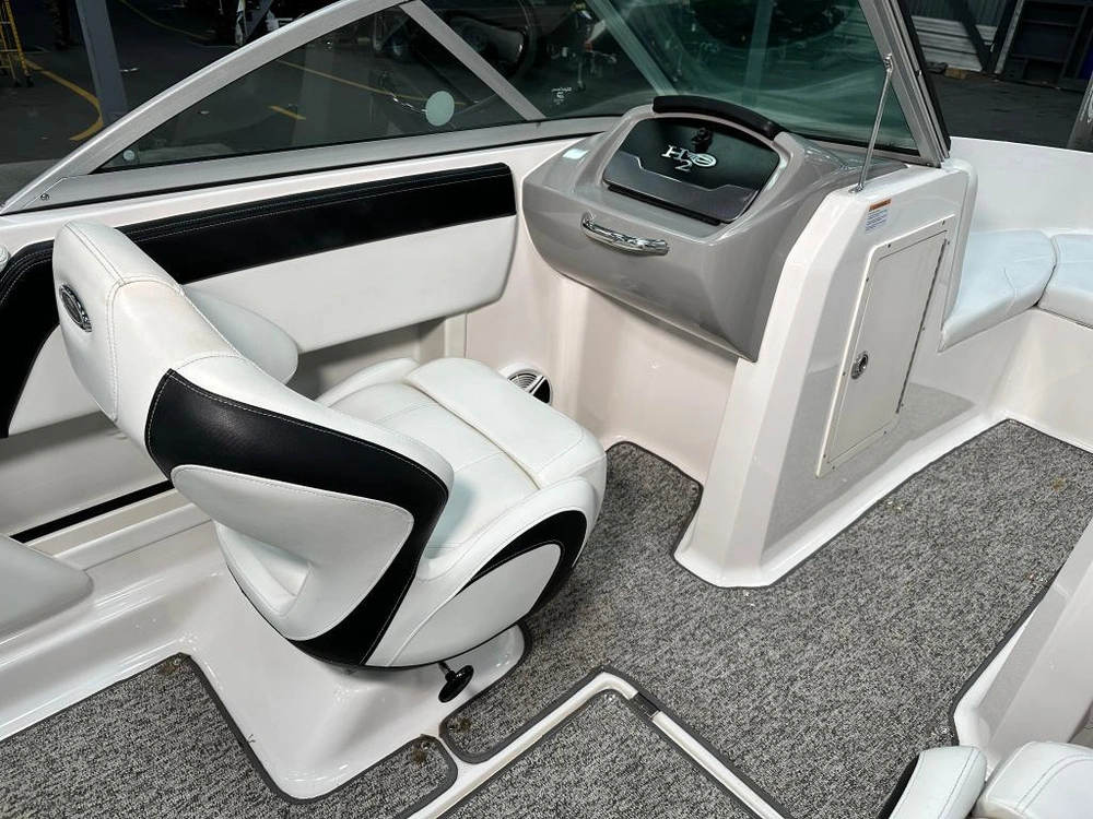 2018 Chaparral H2o 19 alt