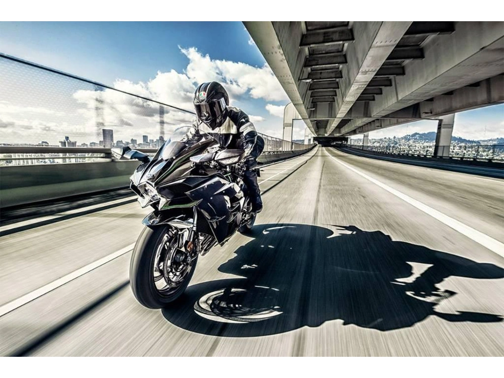2026 Kawasaki Ninja H2 alt