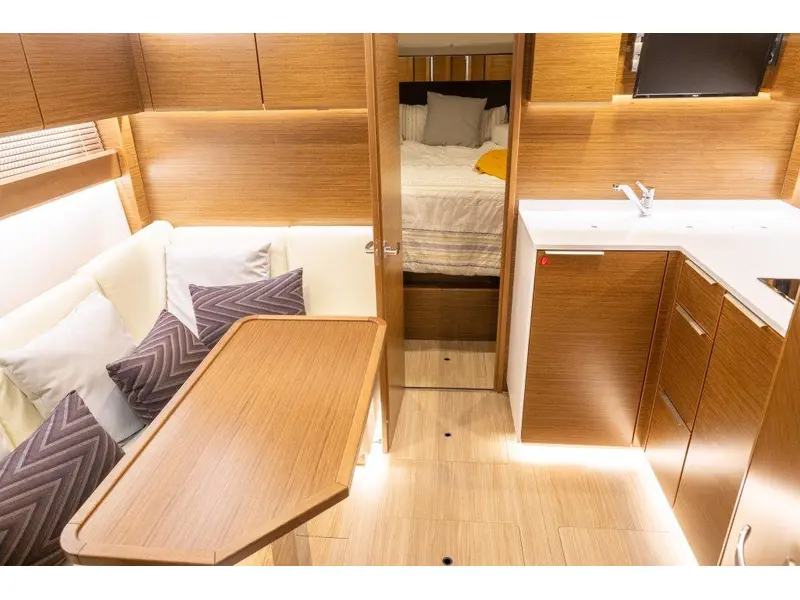 2018 Bavaria Motoryachts S36 COUPE VOLVO D3-220 *SUR RENDEZ-VOUS* thumbnail 13