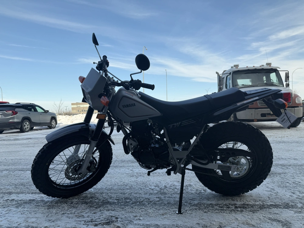 2026 Yamaha Tw200 alt