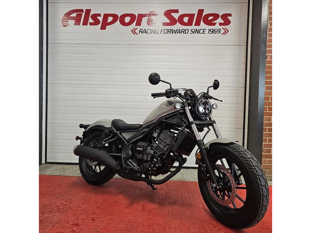 2026 Honda Rebel 300 E-clutch alt