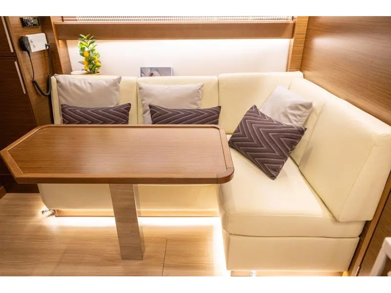 2018 Bavaria Motoryachts S36 COUPE VOLVO D3-220 *SUR RENDEZ-VOUS* thumbnail 14