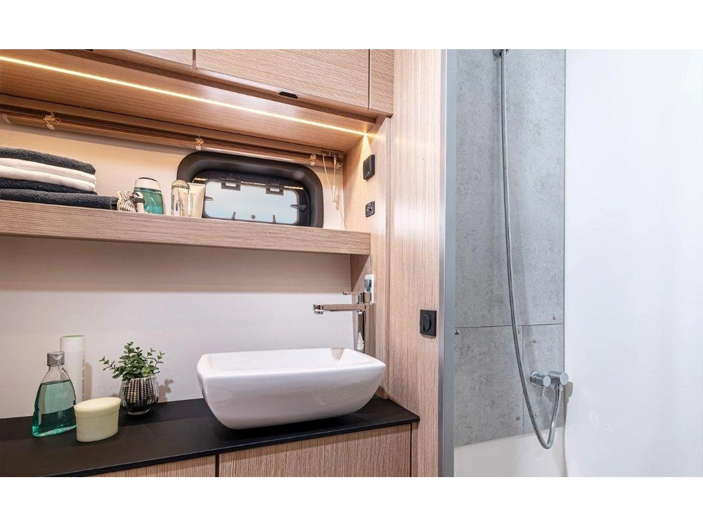 Bavaria Sr41 2026 alt