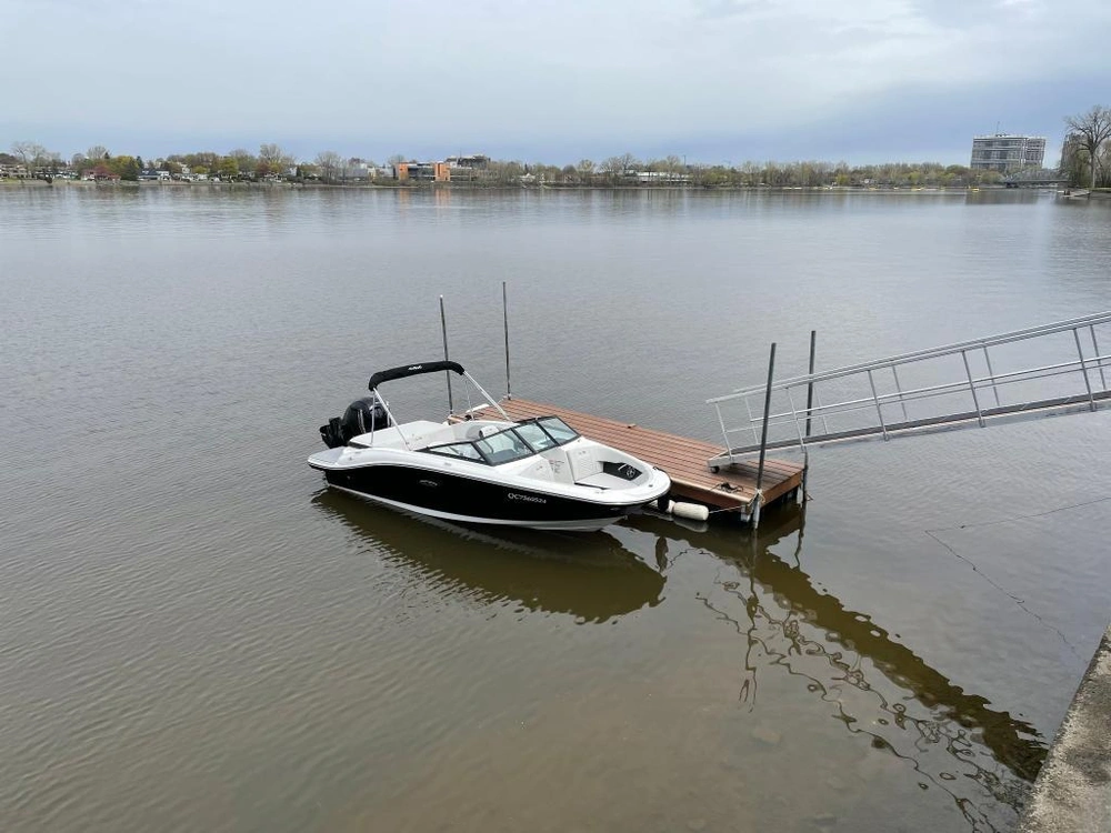 Sea Ray 190 Spo 2021 alt