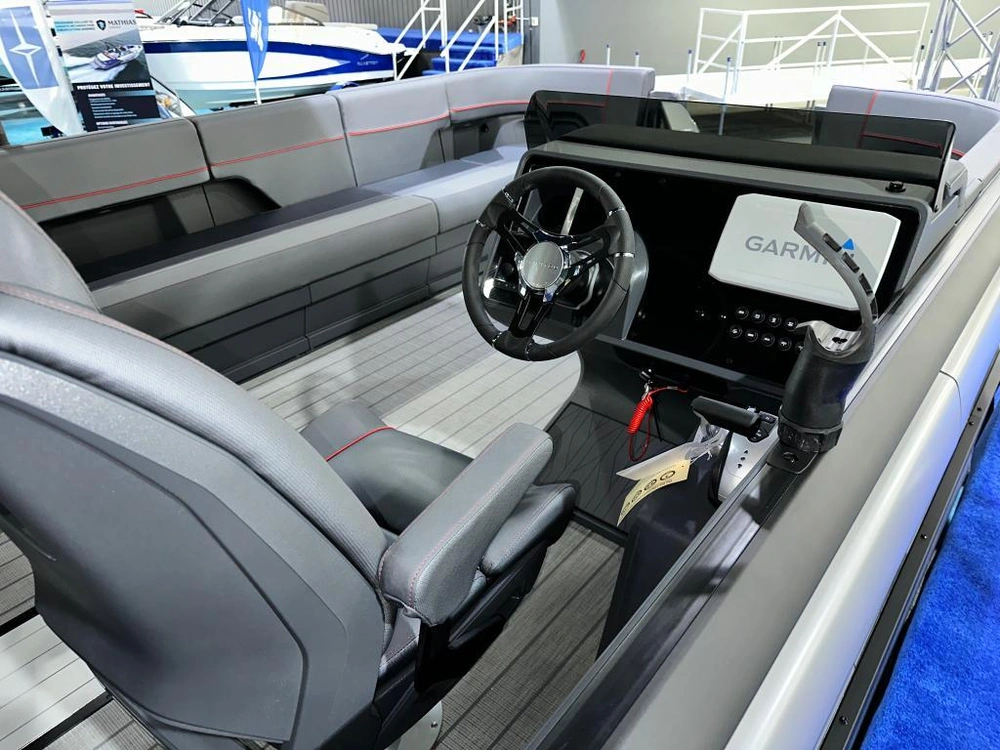 Manitou 22 Explore Bench 2025 alt