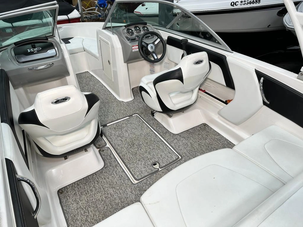 2018 Chaparral H2o 19 alt