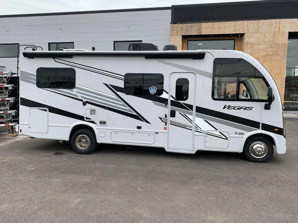 2024 Thor Motor Coach Vegas 24.1 alt
