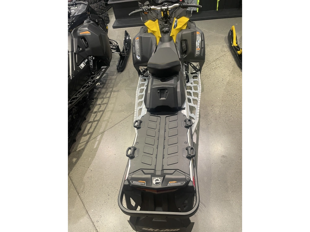 2026 Ski-doo Summit Neo + 600 Efi Hurricane Flexedge 1.75' E.s. alt