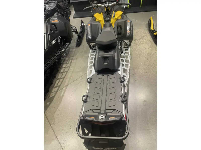2026 Ski-Doo SUMMIT NEO + 600 EFI HURRICANE FLEXEDGE 1.75' E.S.
