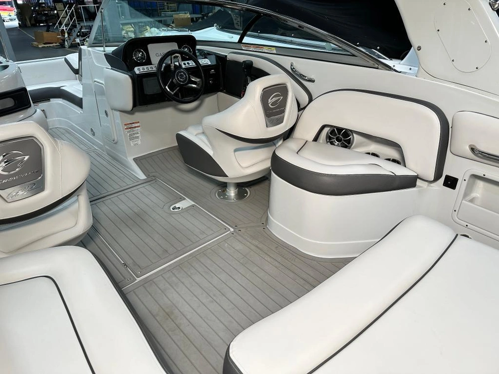 Crownline E 235 2022 alt