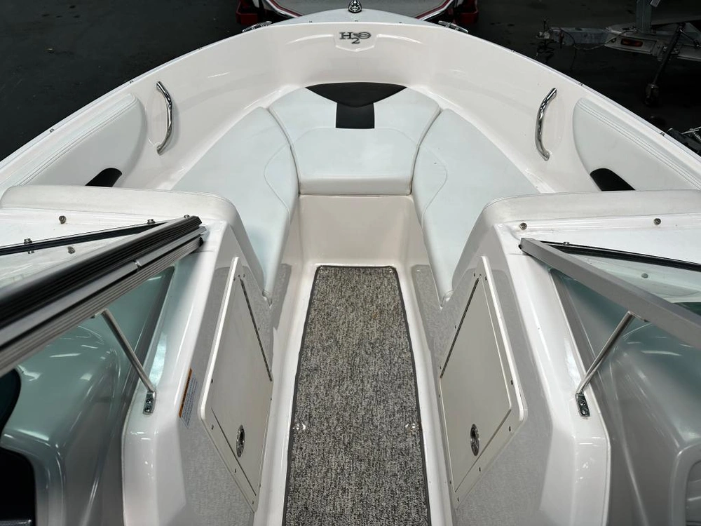 2018 Chaparral H2o 19 alt