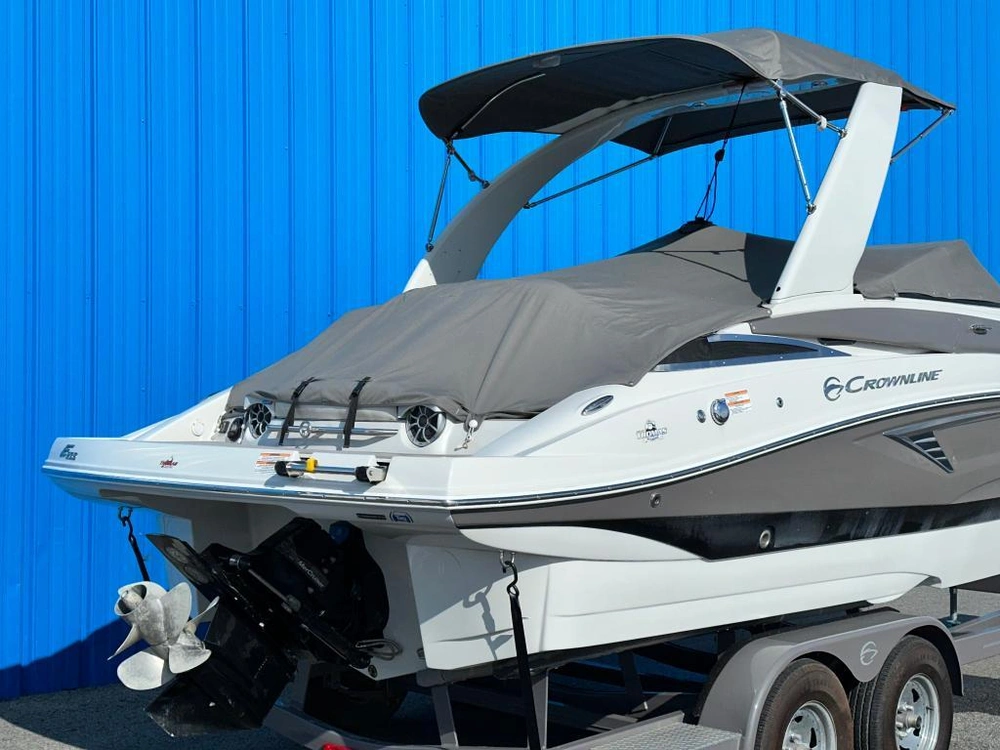 Crownline E 235 2022 alt