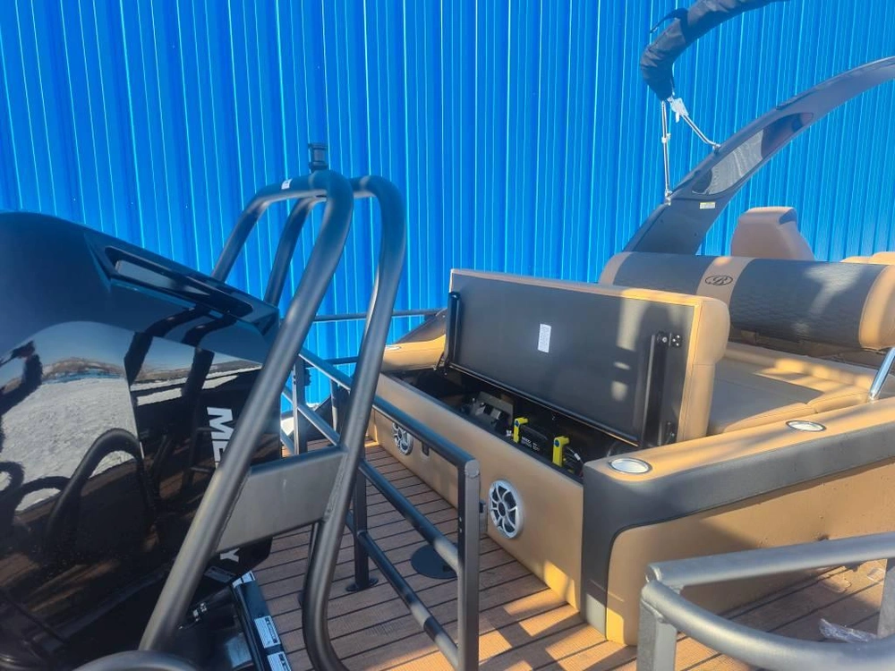 Bentley Elite 253 Swingback 2026 alt