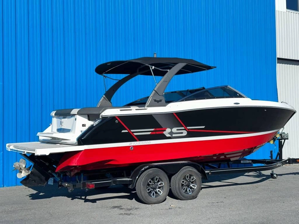 Four Winns 260 Horizon Sport Rs 2022 alt