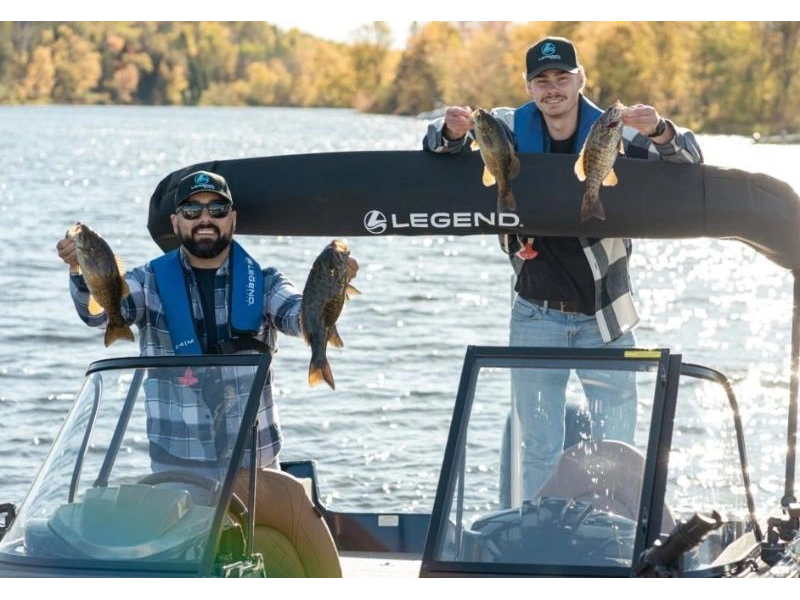 Legend 18 Xt White Blue 2026 alt