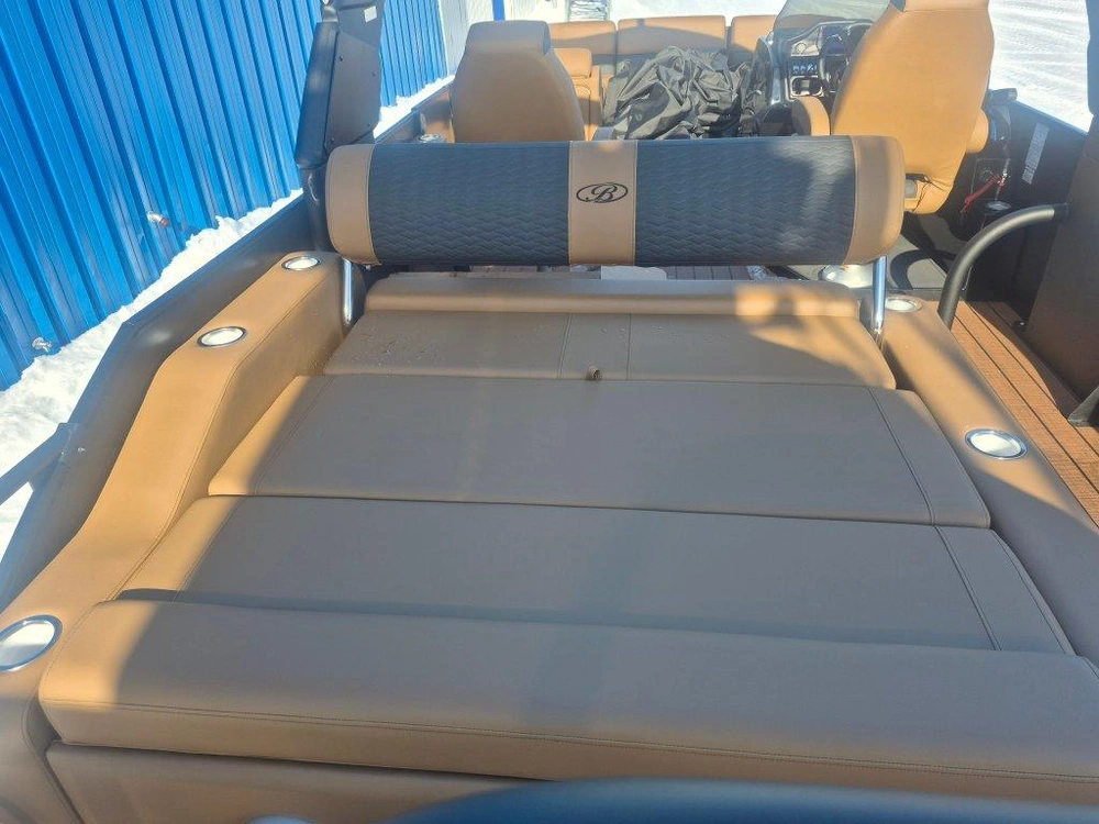 Bentley Elite 253 Swingback 2026 alt