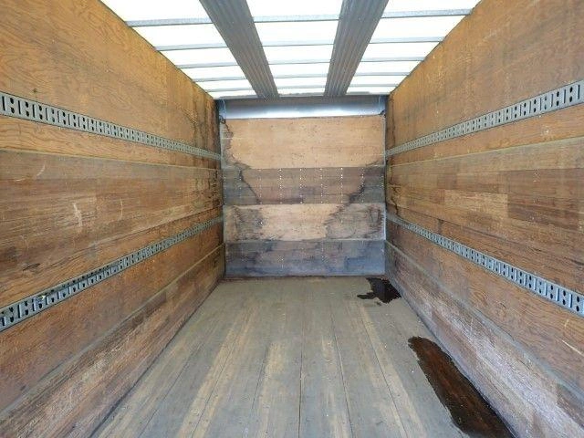 Freightliner M2106 2005