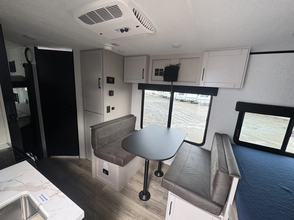 Jayco Jay Feather Air 16db 2026 alt