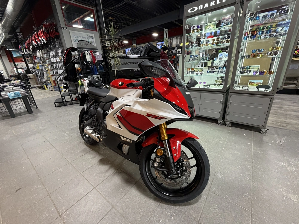 2026 Yamaha Yzf-r7 70th Anniversary Edition alt