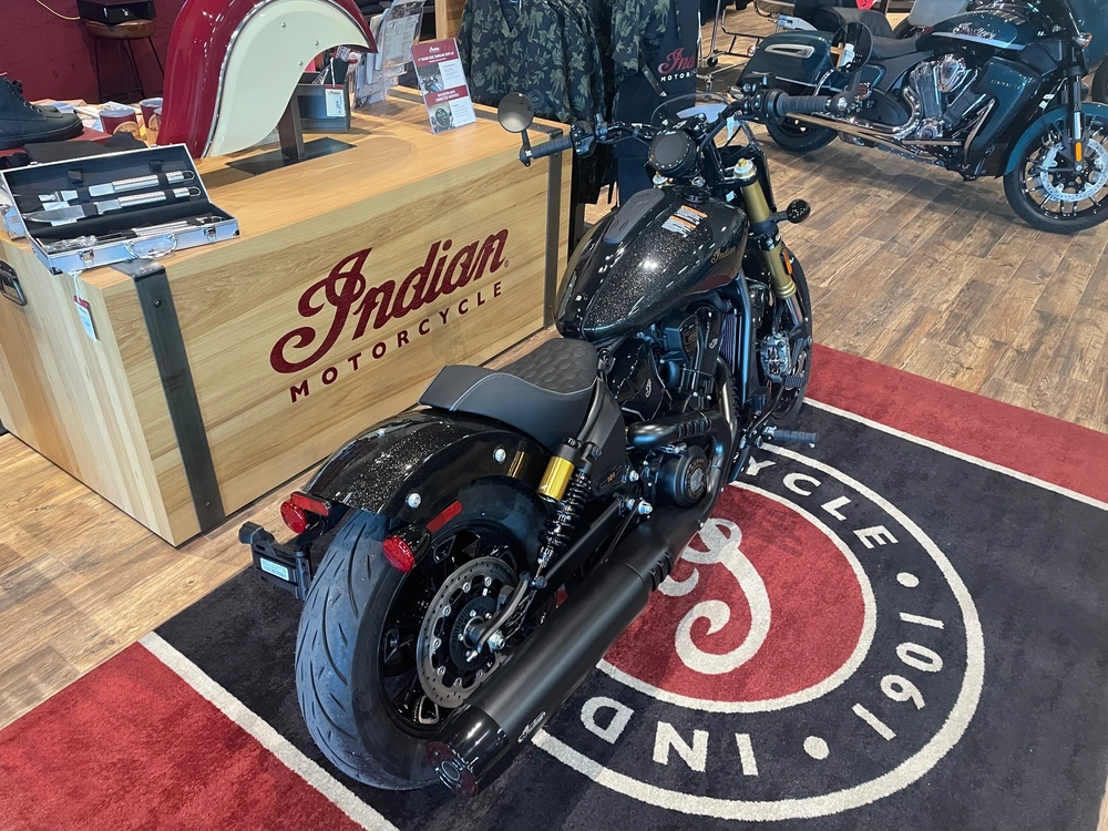2026 Indian Motorcycle 101 Scout - Onyx Black Crystal W/ Grfx alt