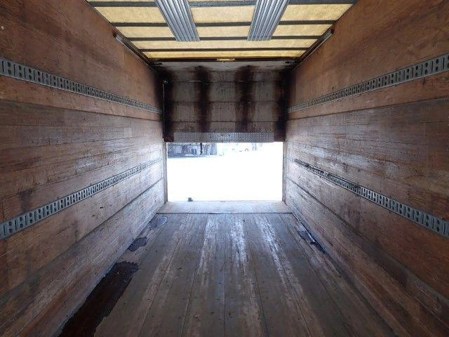 Freightliner M2106 2005
