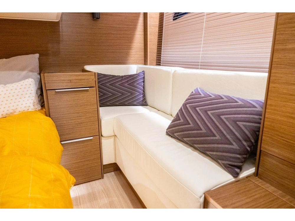 Bavaria S36 Coupe Volvo D3-220 Evc 2021 alt