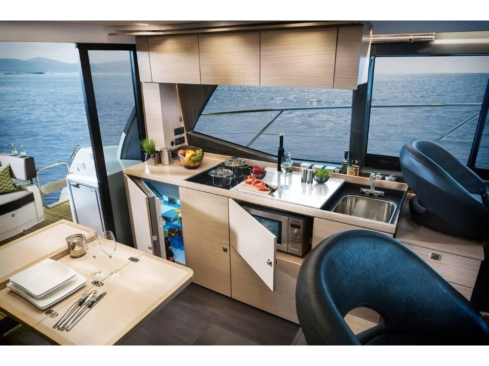 Bavaria R40 2026 alt