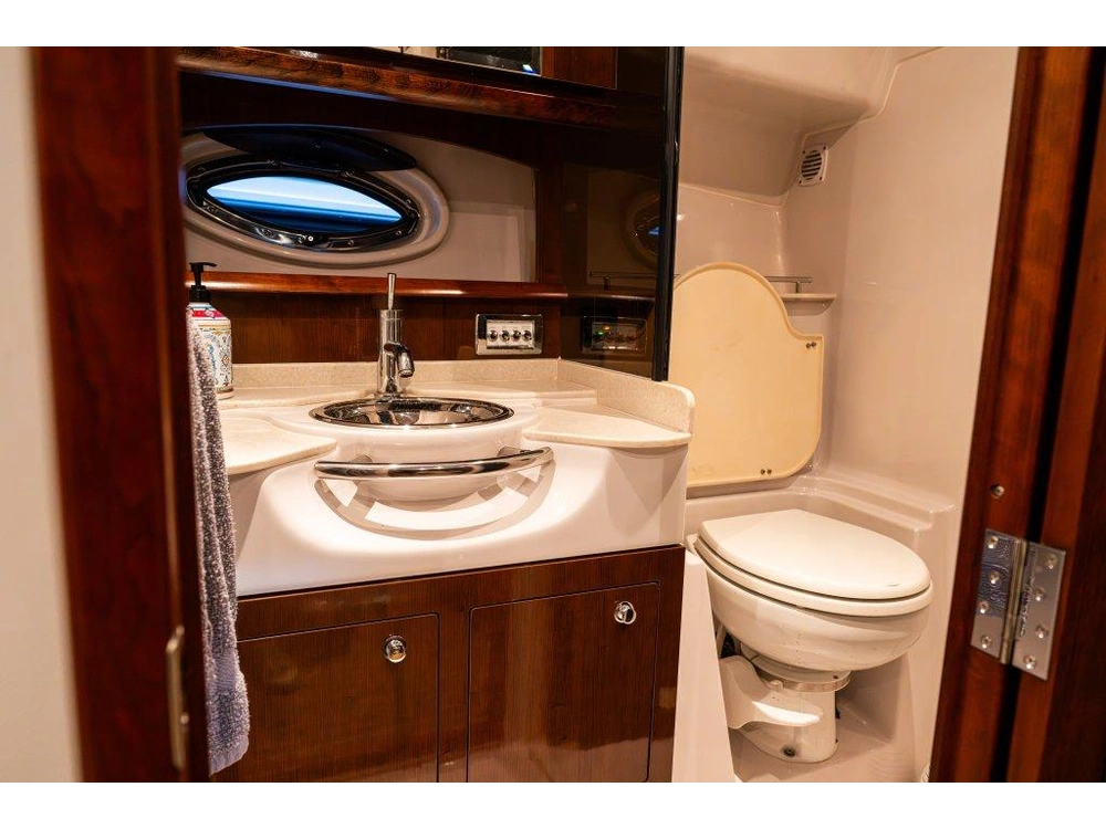 2013 Four Winns Vista 375 alt