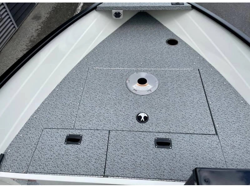 2023 Legend 15 Angler alt