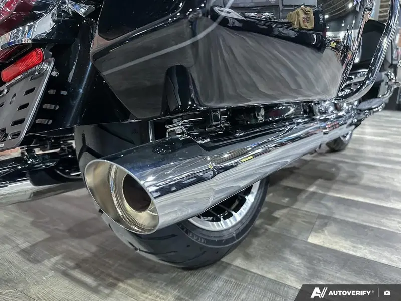 2026 Harley-Davidson Street Glide Limited thumbnail 10