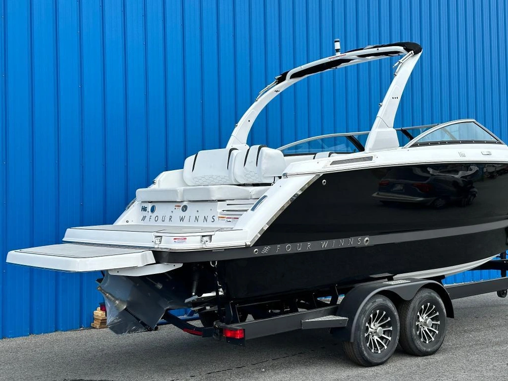 Four Winns H6 Mercruiser 6.2l / Bravo 3 - Demo 2025 alt