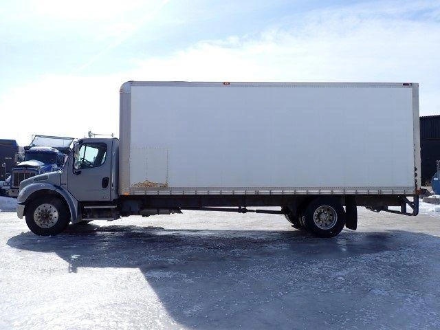 Freightliner M2106 2005