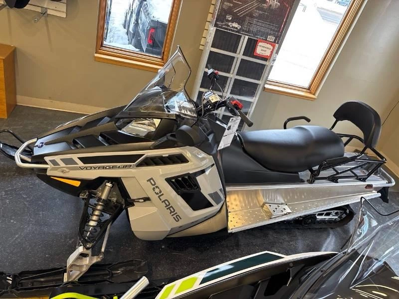 2025 Polaris 550 Voyageur Lxt Es alt